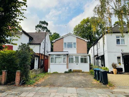 Enfield Chase Serviced Apartment