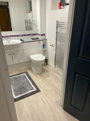 Exeuctive Detached Home With Plenlty Of Room