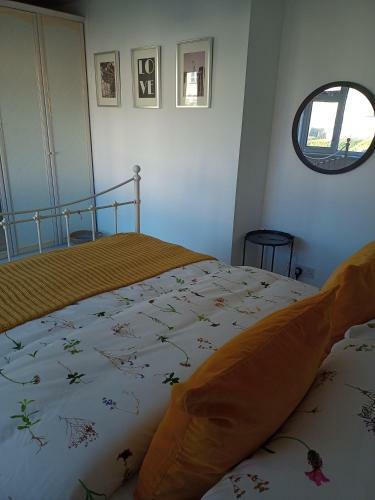 Fabulous 3 Bed Townhouse Overlooking The Water