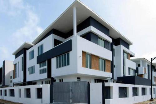 Villa Harmony Home 1 (A Simple Touch Of Luxury)