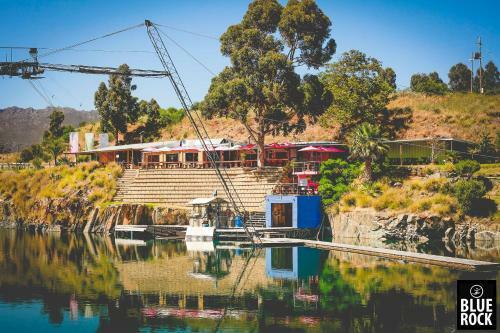 Albergue Blue Rock Accommodation