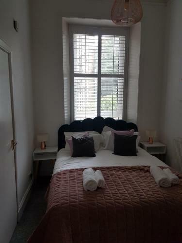 Dalmeny Street Apartment