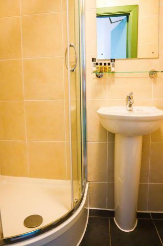 Hostal New Town Guest House (Adults Only)