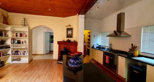 Hostal L'orange Guesthouse