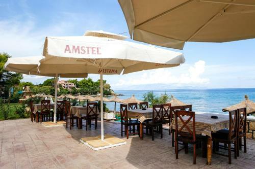 Amoudi Studios Apartments Hotel
