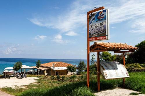 Amoudi Studios Apartments Hotel
