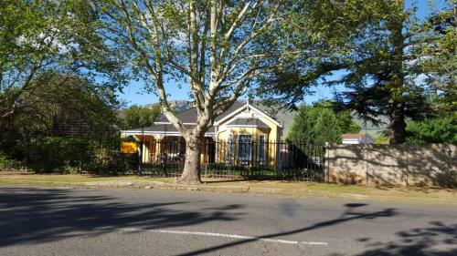 Hostal Lali's Guest House