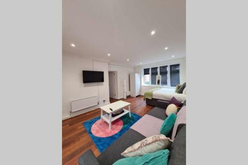 Apartamento Large Entire House By Watford & Harry Potter Studios
