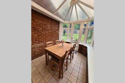 Apartamento Large Entire House By Watford & Harry Potter Studios