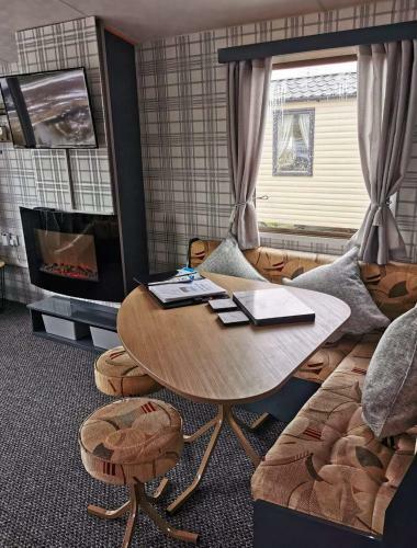 Hillingworth's Hot Tub Retreat