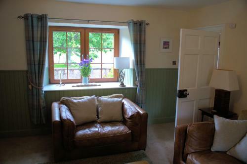 Rosemount Cottage - Highland Cottage