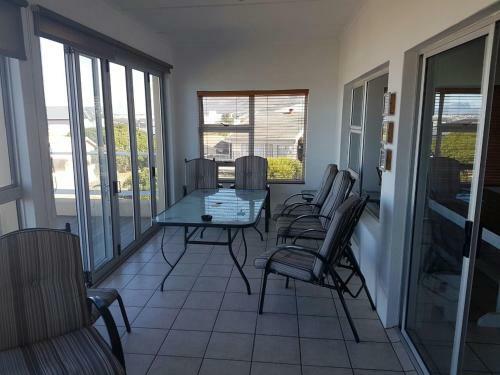 Hermanus , Sandbaai Holiday House