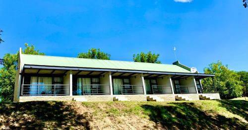 Hostal At The River Guest House