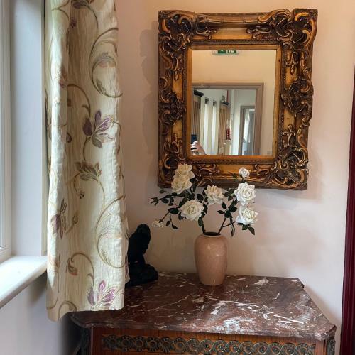 Tree Tops South Downs West Sussex Sleeps 10