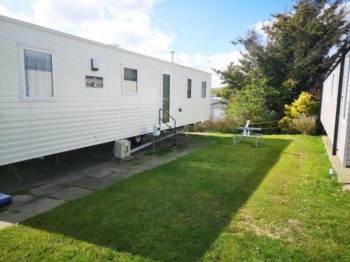 The Abi Joseph @combe Haven