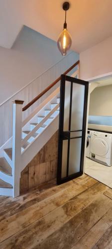 Stunning 5 Bed Townhouse, 5 Mins From The Sea