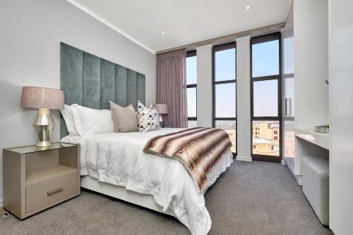 Sandton Apartment 15 West Road South