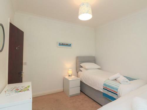 Apartamento 9, Library Court