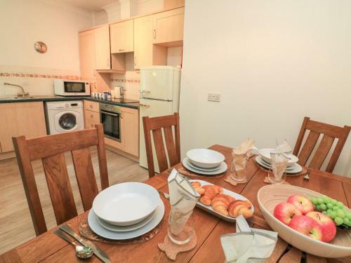 Apartamento 9, Library Court