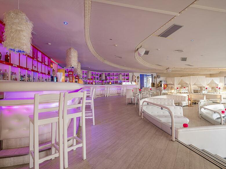 On Hotels Ocean Front (Only Adults)