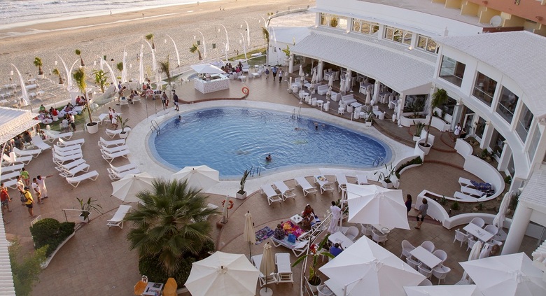 On Hotels Ocean Front (Only Adults)