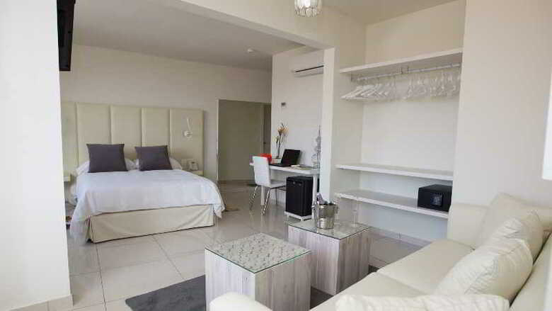 On Hotels Ocean Front (Only Adults)