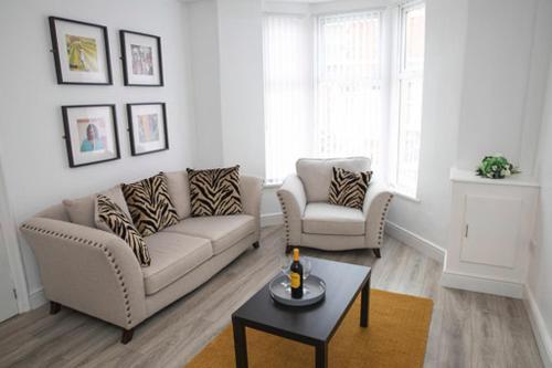 Sybil Townhouse Anfield Sleeps 15