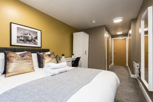 Large Modern Apartment - 3 Bedrooms 3 Bathrooms - Netflix - Central
