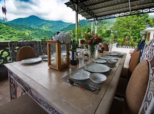 Rustic Art Deco Boutique Villa With Stunning Views By Wanderlust