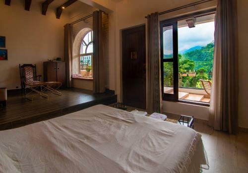 Rustic Art Deco Boutique Villa With Stunning Views By Wanderlust