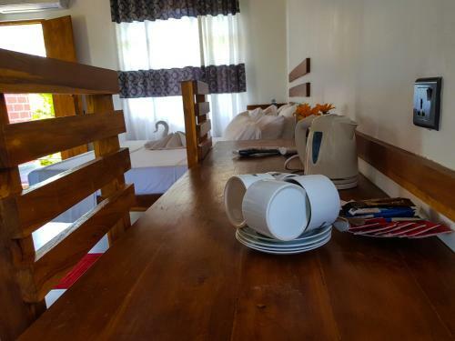 Eco Hotel Black & White - Anuradhapura