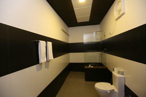 Eco Hotel Black & White - Anuradhapura