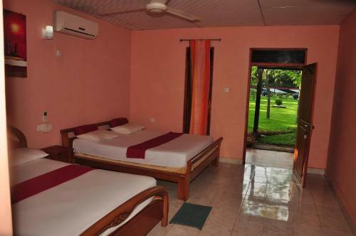 Eco Hotel Black & White - Anuradhapura