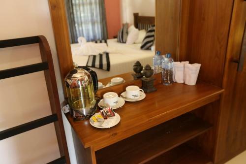 Eco Hotel Black & White - Anuradhapura