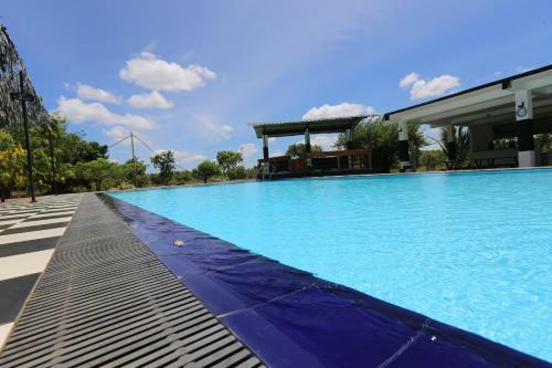 Eco Hotel Black & White - Anuradhapura