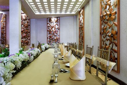 Full Moon Garden Hotel