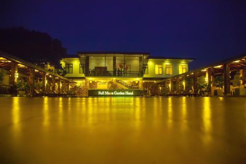 Full Moon Garden Hotel