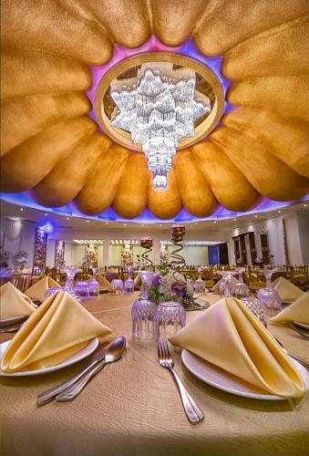 Full Moon Garden Hotel