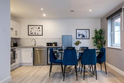Apartamento Gorgeous 2 Bed Apt - Waterfront, Parking & Balcony - Sleeps 6!