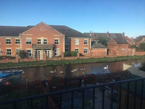 Apartamento Cosy Canalside Home, Train Station, Pizza Oven