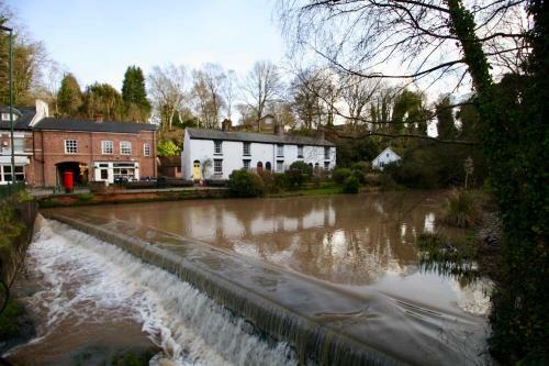 Lymm Village Apartment