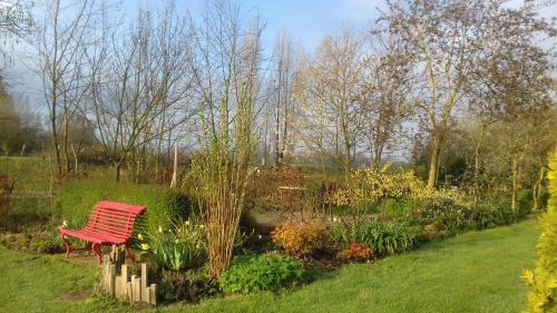Bed & Breakfast Au Jardin Des Violettes