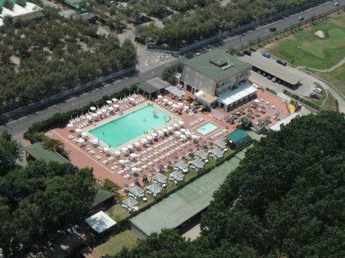 Aparthotel Quadrifoglio Village