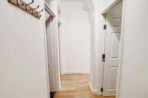3 Bed City Centre Serviced Apartment - Sleeps 7