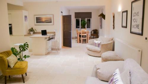 Rosecroft, Beautiful Large Home, Next To Celtic Manor & Icc
