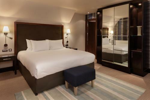 Hotel The Cambridge Belfry - Qhotels