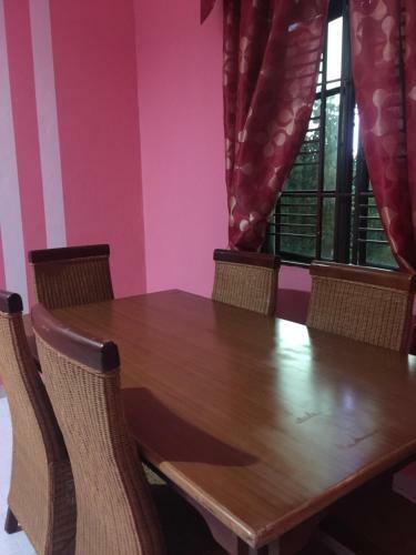 Hostal Famili Homestay