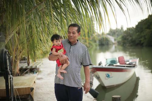 Bed & Breakfast Kakjah Riverside Homestay