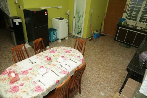 Bed & Breakfast Kakjah Riverside Homestay
