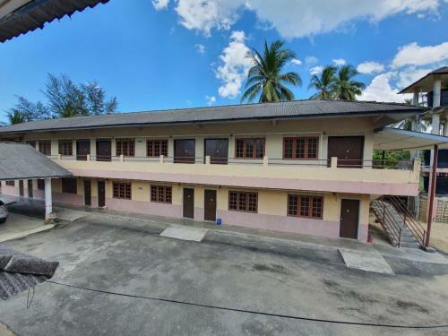 Hotel Oyo 90278 Redzwan's Beach Resort